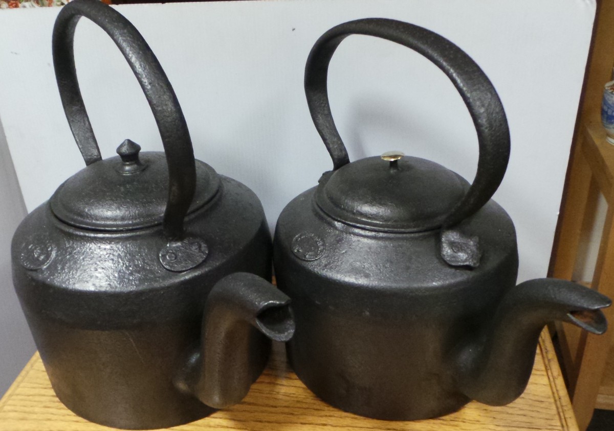 Lot of 2x Metal Kettles