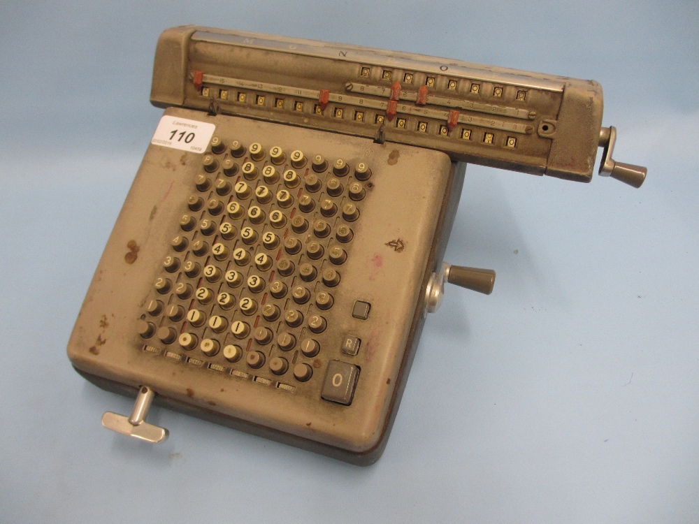 Early to mid 20th Century mechanical calculator by Monroe - Image 3 of 3