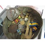 Quantity of miscellaneous World coins and commemorative medallions etc