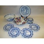 Quantity of various late 19th / early 20th Century blue and white Willow pattern and other china,