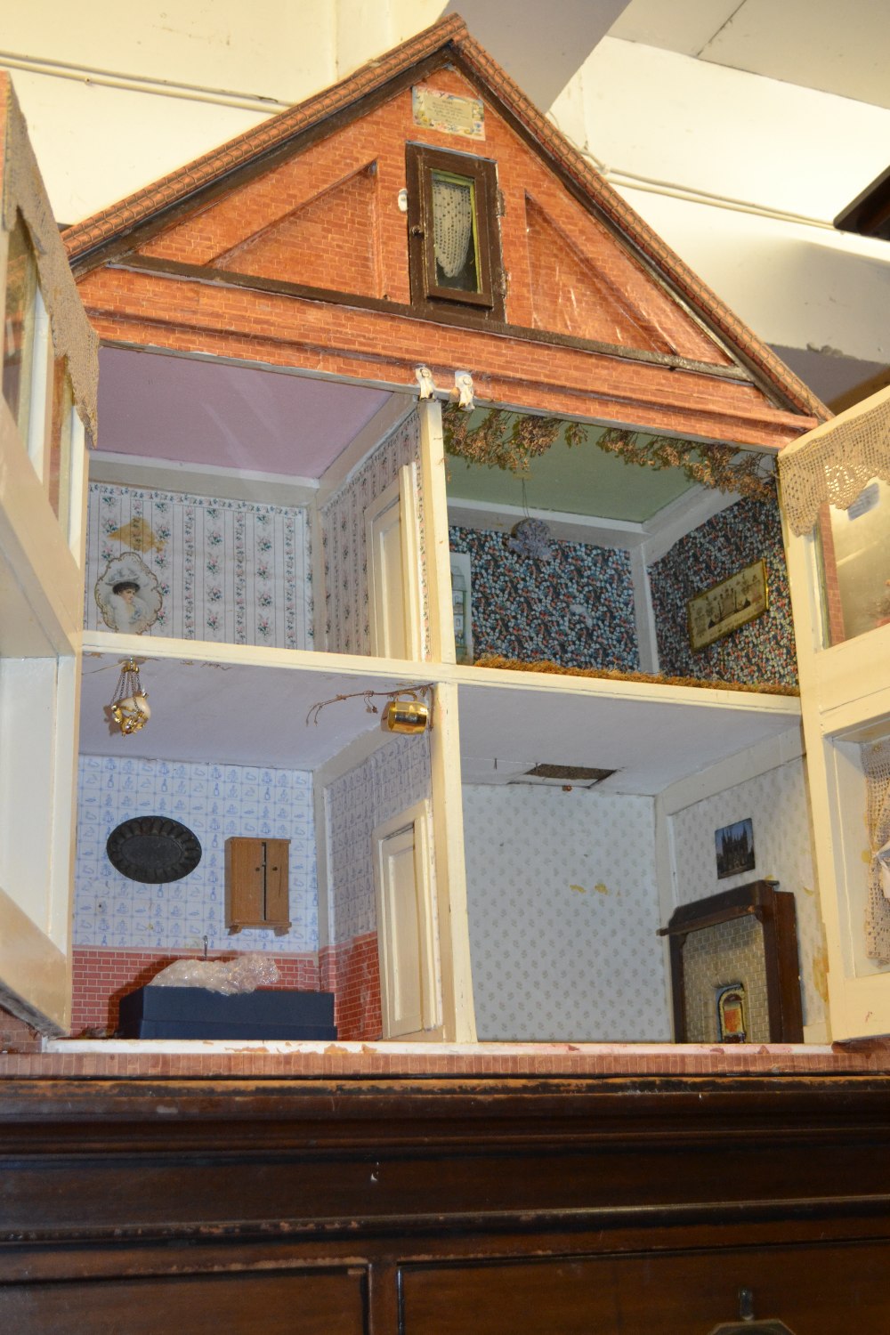 Large early 20th Century dolls house (a/f), 38ins high, - Image 6 of 6