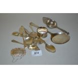 Miscellaneous silver teaspoons, decanter label, silver server etc.