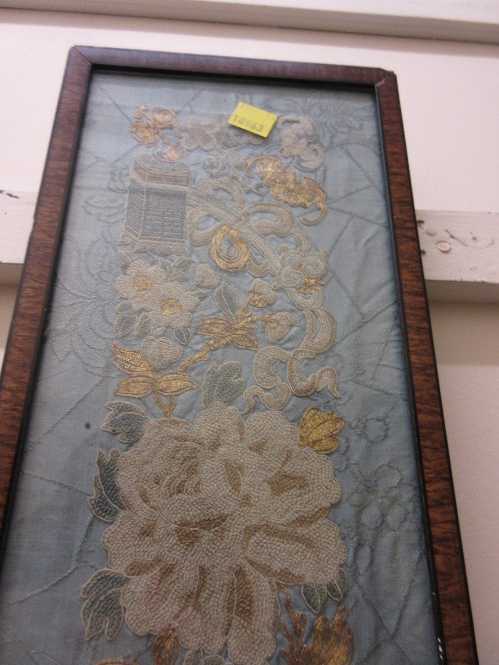 Framed Chinese embroidered sleeve panel - Image 2 of 5
