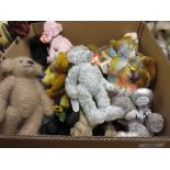 Quantity of small modern teddy bears by Flying Horse, Deans Rag Book, L.J.
