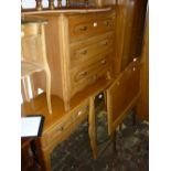 Small suite of mid 20th Century bedroom furniture comprising: dressing table, three drawer chest,