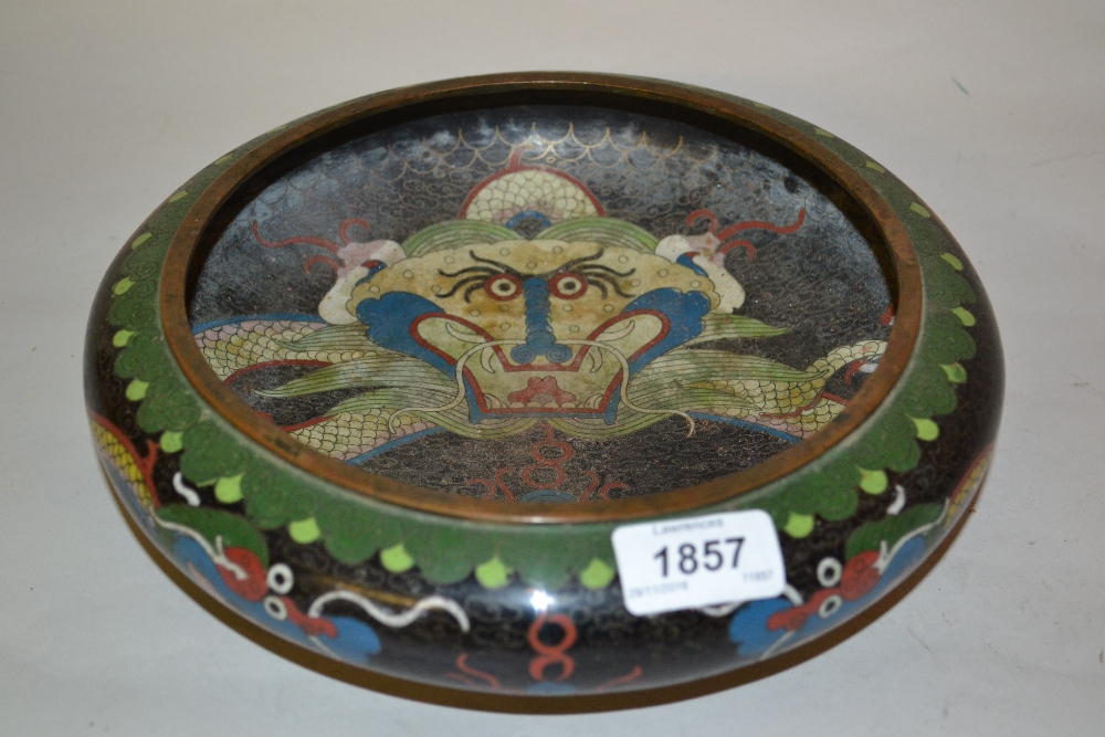 Cloisonne fruit bowl decorated with dragons in yellow on a black ground - Image 2 of 2