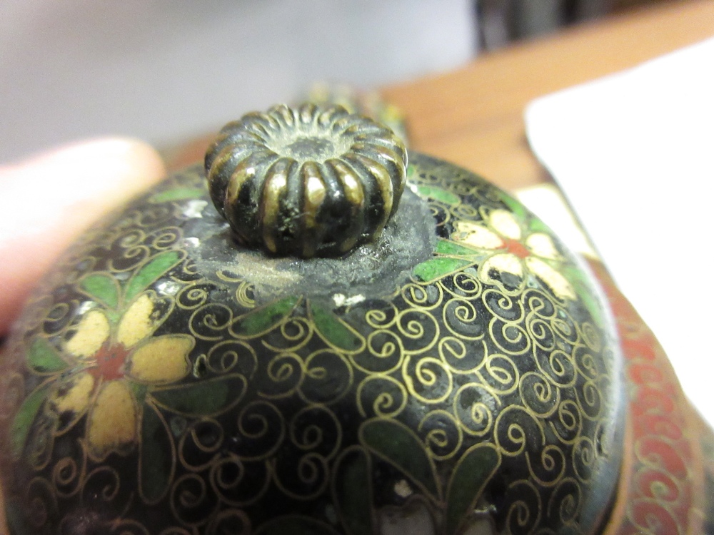 Pair of Japanese cloisonne vases and covers decorated with stylised flowers and dragons on a gold - Image 4 of 5