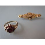 Victorian 15ct gold brooch set with a small diamond,
