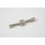 A LATE VICTORIAN DIAMOND BROOCH the central cluster is set with graduated old brilliant-cut