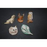 RARE ROYAL DOULTON BROOCH - CAT an unusual pottery brooch in the form of a Cat, with a metal