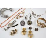 A QUANTITY OF JEWELLERY including a pair of Scottish agate and silver drop earrings, a double