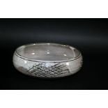 DAVID LEACH STUDIO POTTERY BOWL the pottery bowl with an incised cross hatched design on a grey