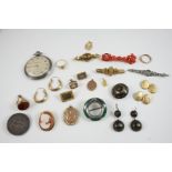 A QUANTITY OF JEWELLERY including a silver open faced pocket watch, and various items of jewellery