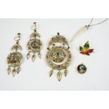 A QUANTITY OF JEWELLERY including a pair of silver gilt ornate earrings, set with turquoise