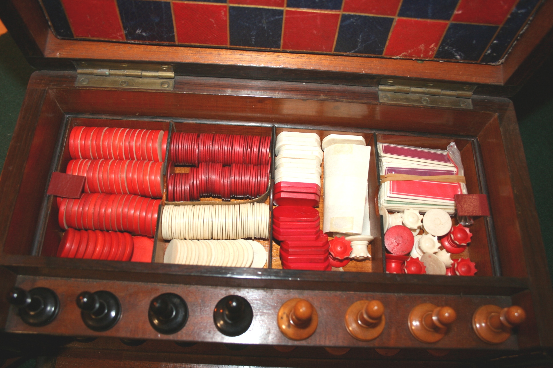 ANTIQUE GAMES COMPENDIUM a Rosewood cased Games Compendium, including a boxwood and ebony Chess Set, - Image 9 of 10