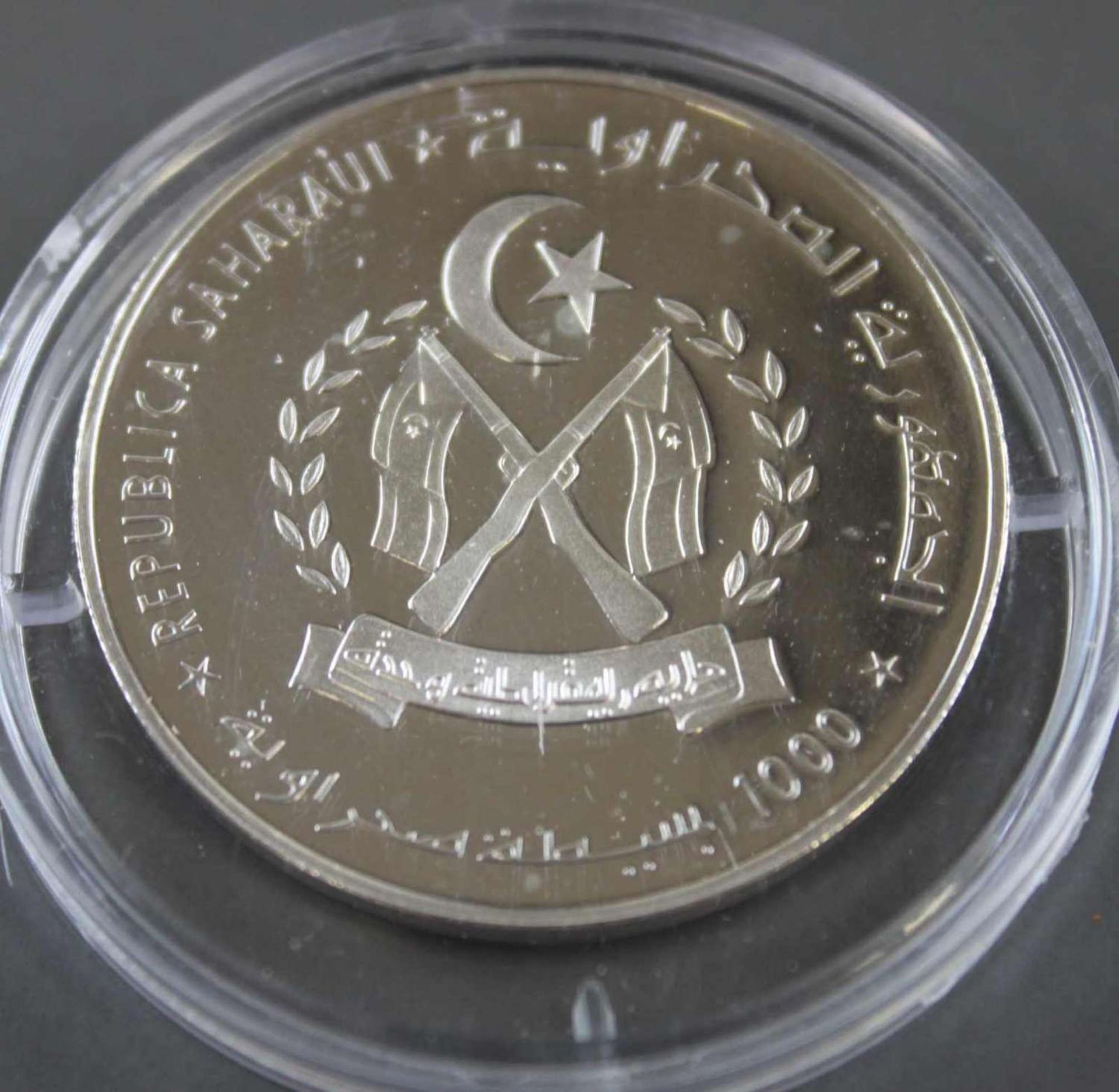 Republik Sahara 1998, 1000 Pesetas - Silbermünze "Wikinger - Schiff". Silber 999, Gewicht: 15 g, - Image 2 of 2