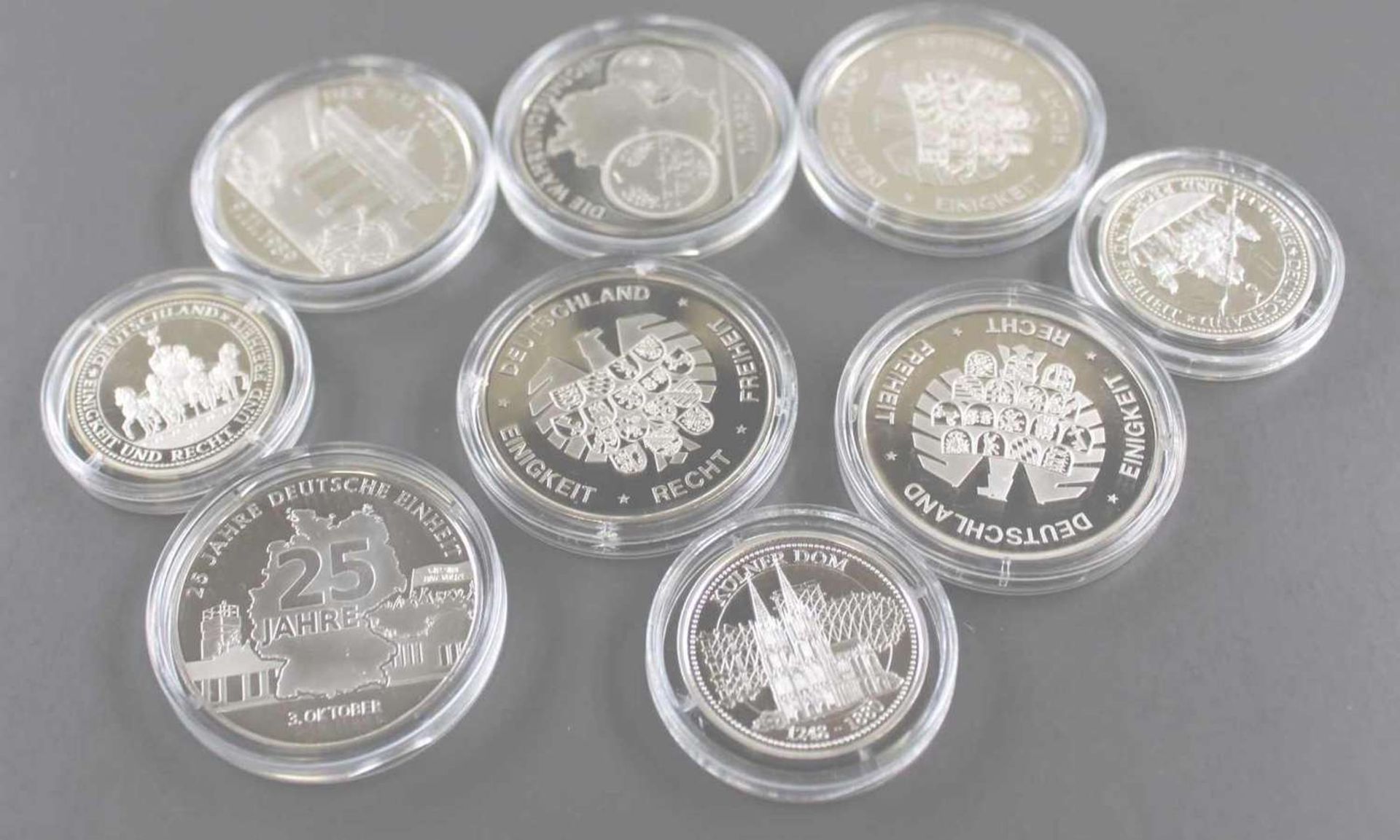 Lot Silbermedaillen, bestehend aus: 6 Medaillen, 333er Silber, Durchmesser: 34 mm, "Volksaufstand, - Image 2 of 2