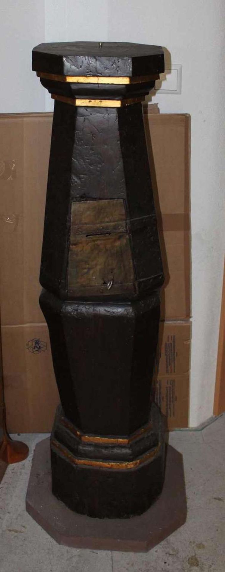 Opferstock, Original um 1850 - 1900, auf Sandsteinsockel, Höhe ca. 125 cm,. Offertory box,