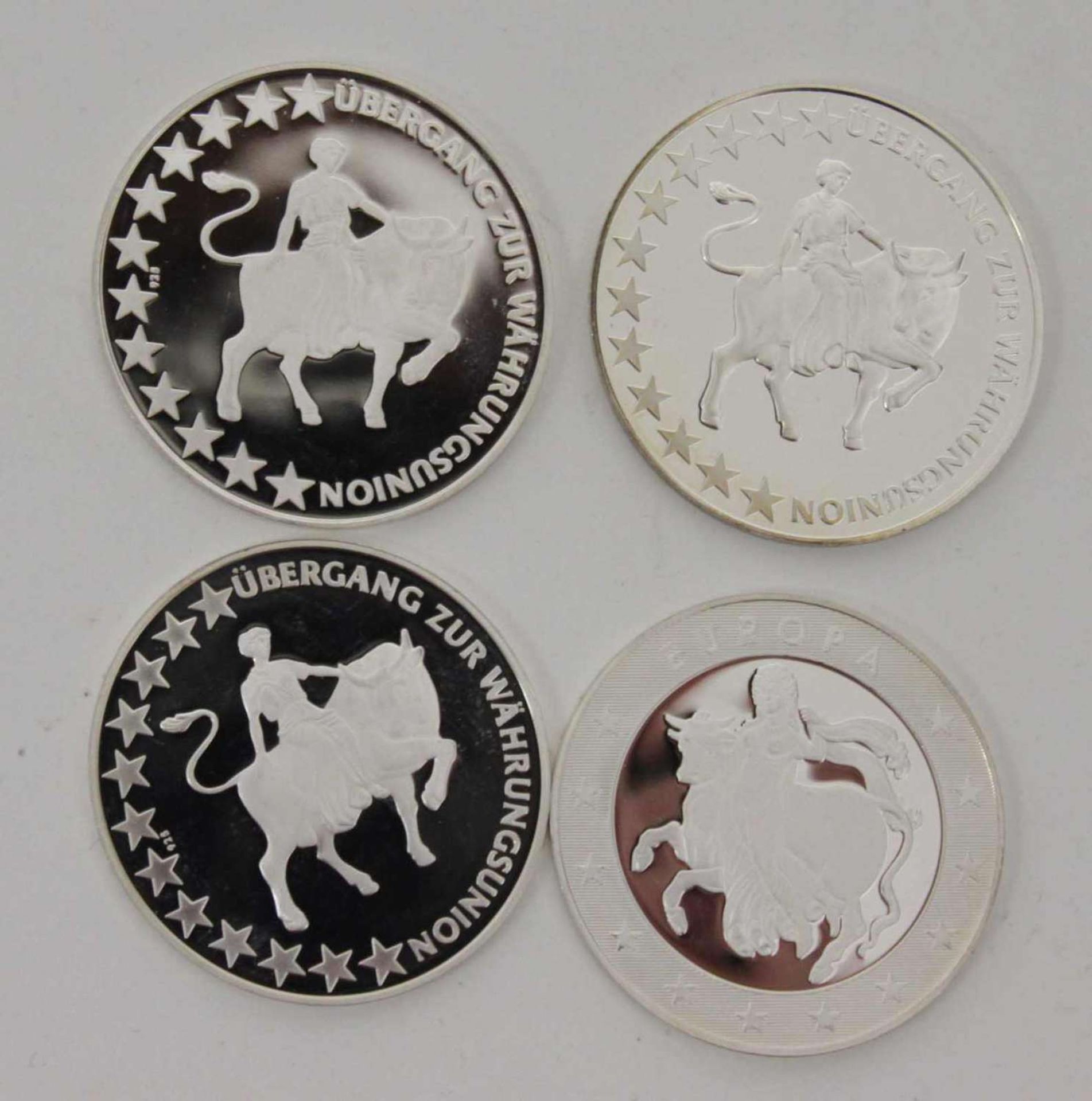 Lot Silber - Medaillen, bestehend aus: Übergnag zur Währungsunion Finnland, Niederlande und