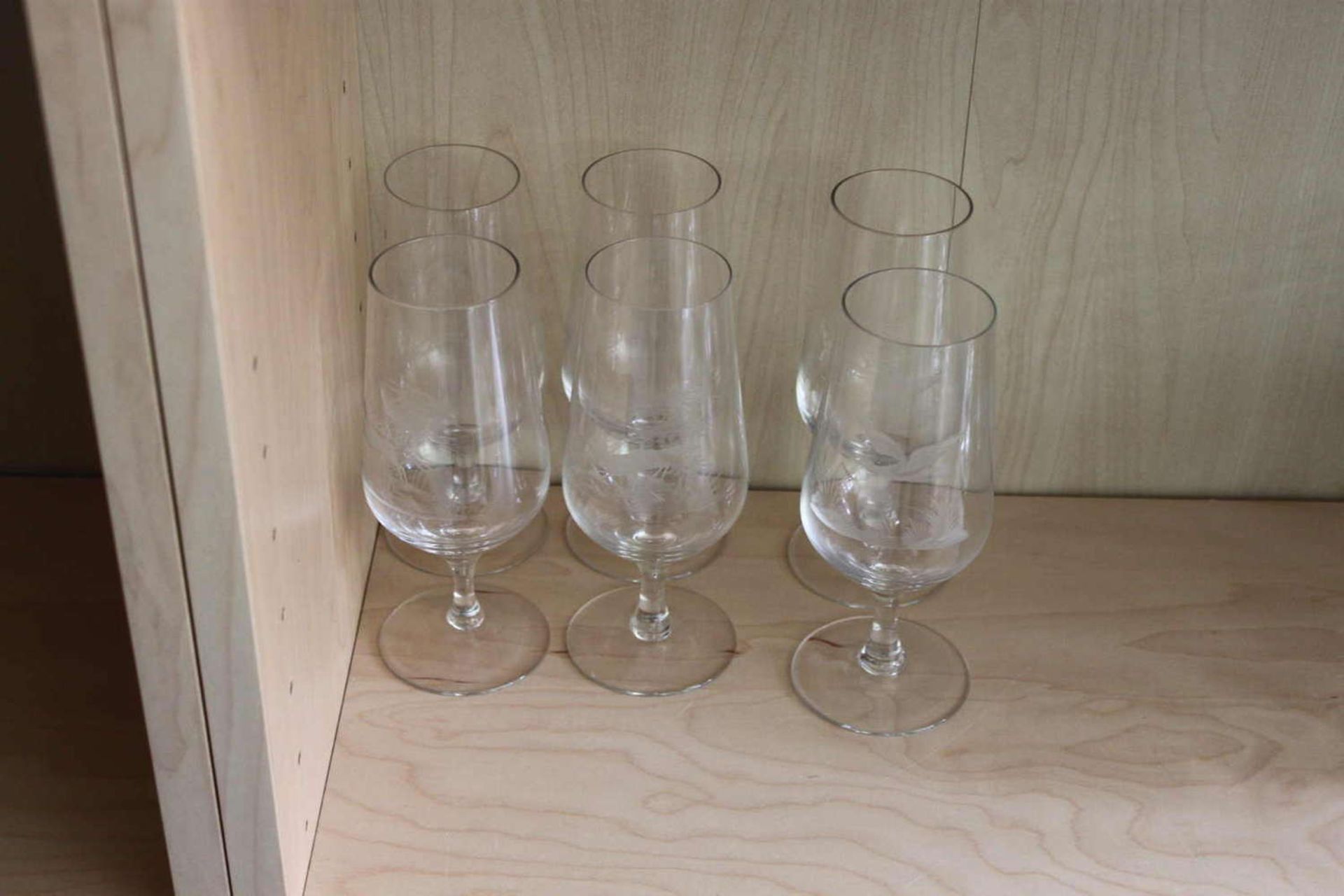 Lot Biergläser, bestehend aus 18 Gläser, 6 x mit Gravur "Jagdmotiv" Lot beer glasses , consisting of