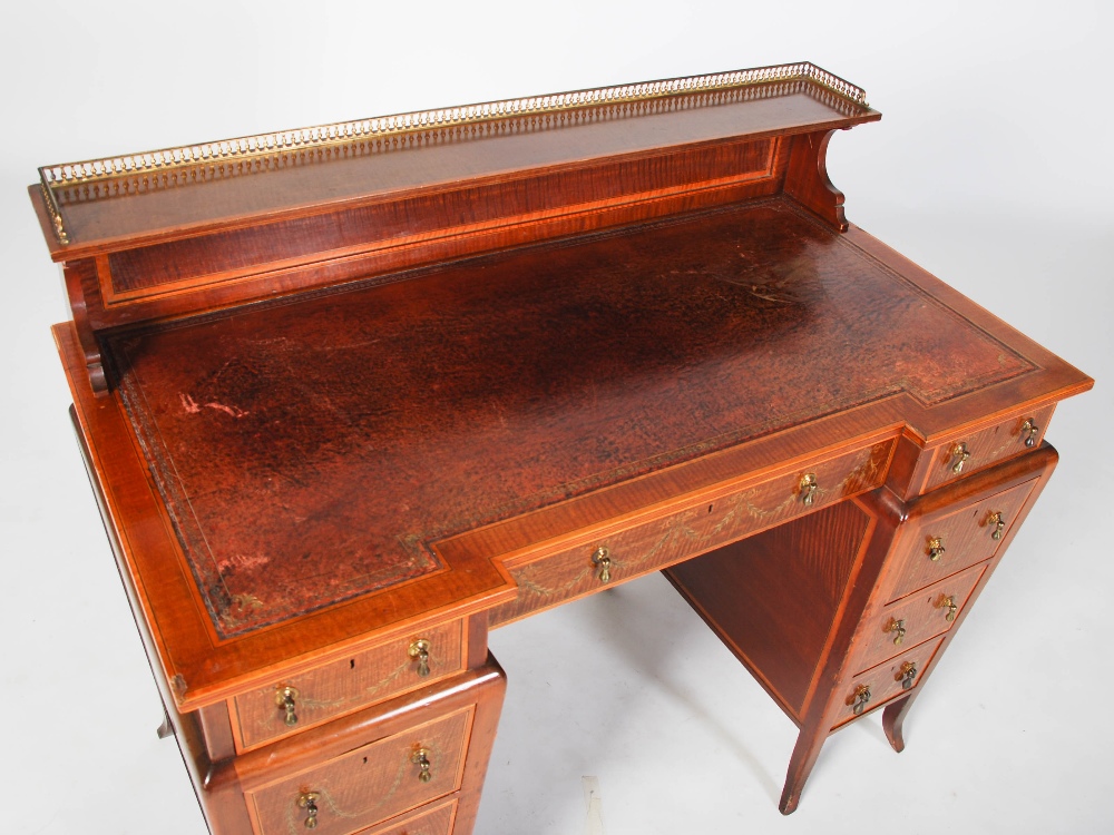An Edwardian mahogany and satinwood banded pedestal desk by Edwards & Roberts, with raised gallery - Image 2 of 12