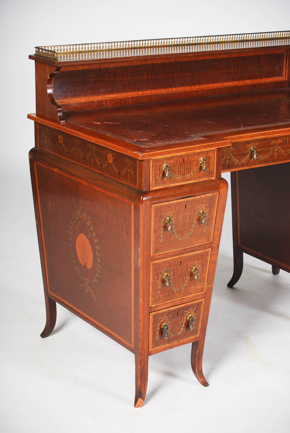 An Edwardian mahogany and satinwood banded pedestal desk by Edwards & Roberts, with raised gallery - Image 4 of 12
