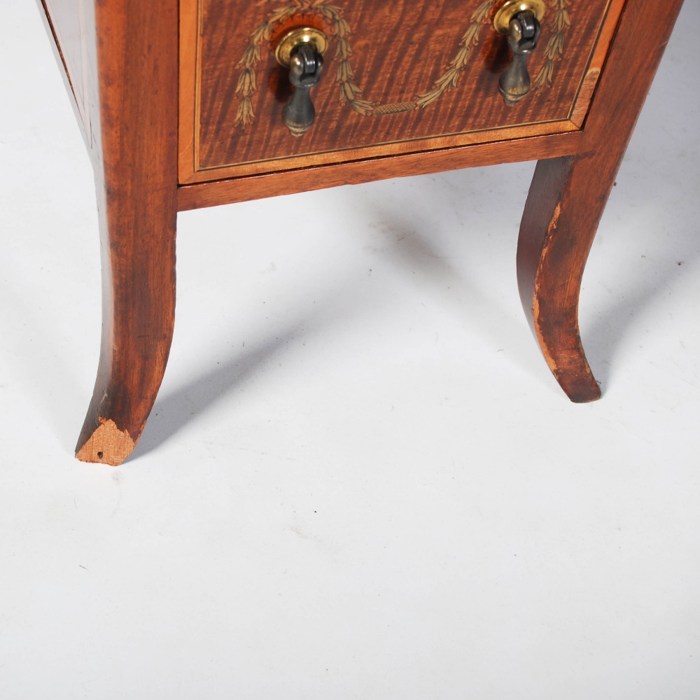 An Edwardian mahogany and satinwood banded pedestal desk by Edwards & Roberts, with raised gallery - Image 9 of 12