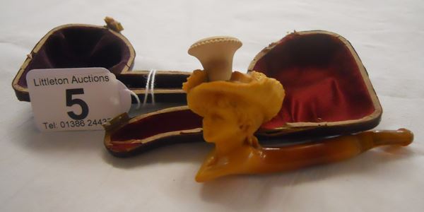 Small carved Meerschaum cheroot holder