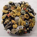 Large collection of costume brooches