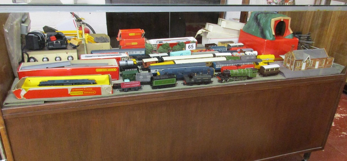 Large collection of Hornby carriages, engines and architecture