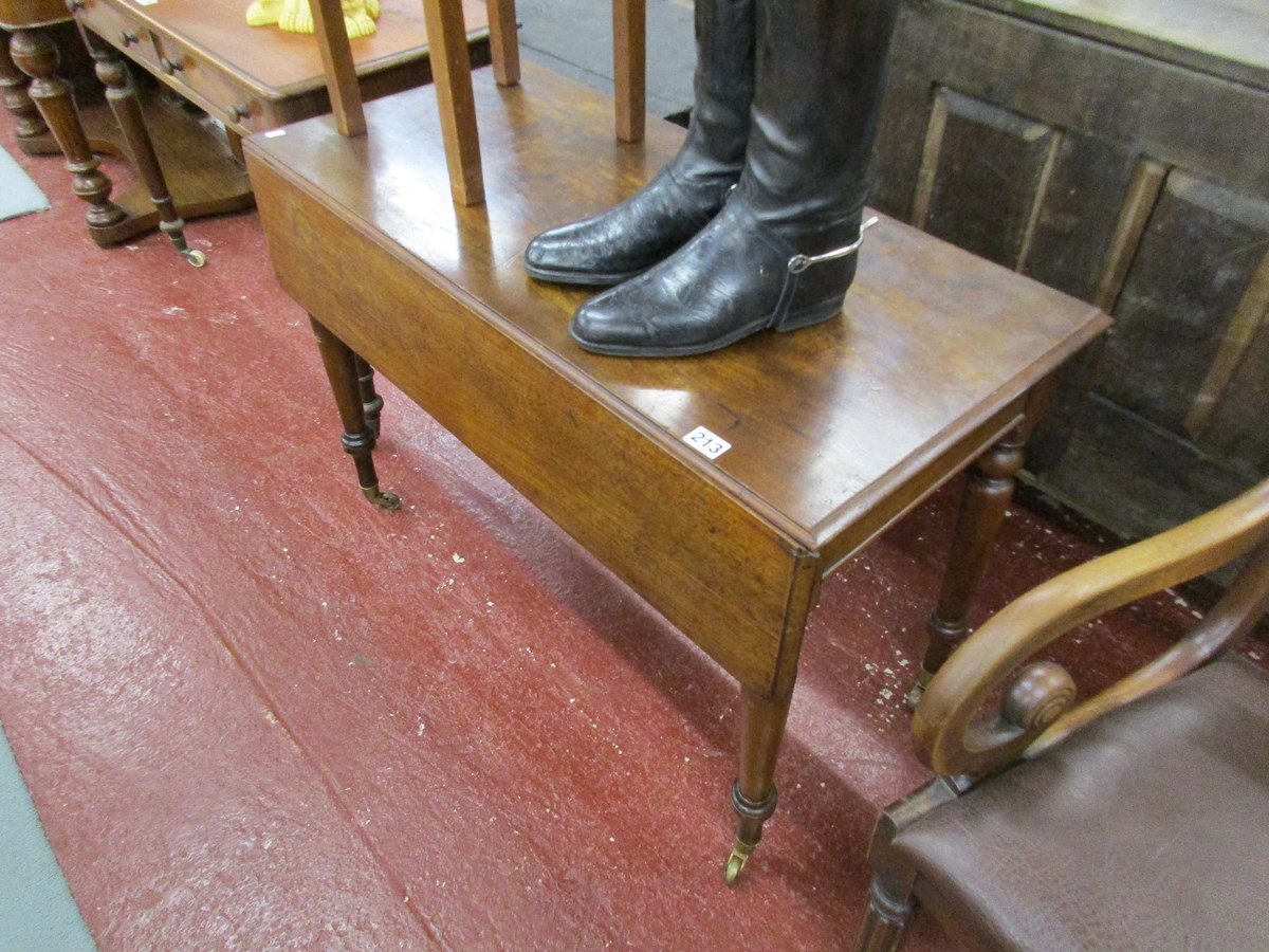 Early Victorian Pembroke table