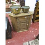 Small oak corner cupboard A/F