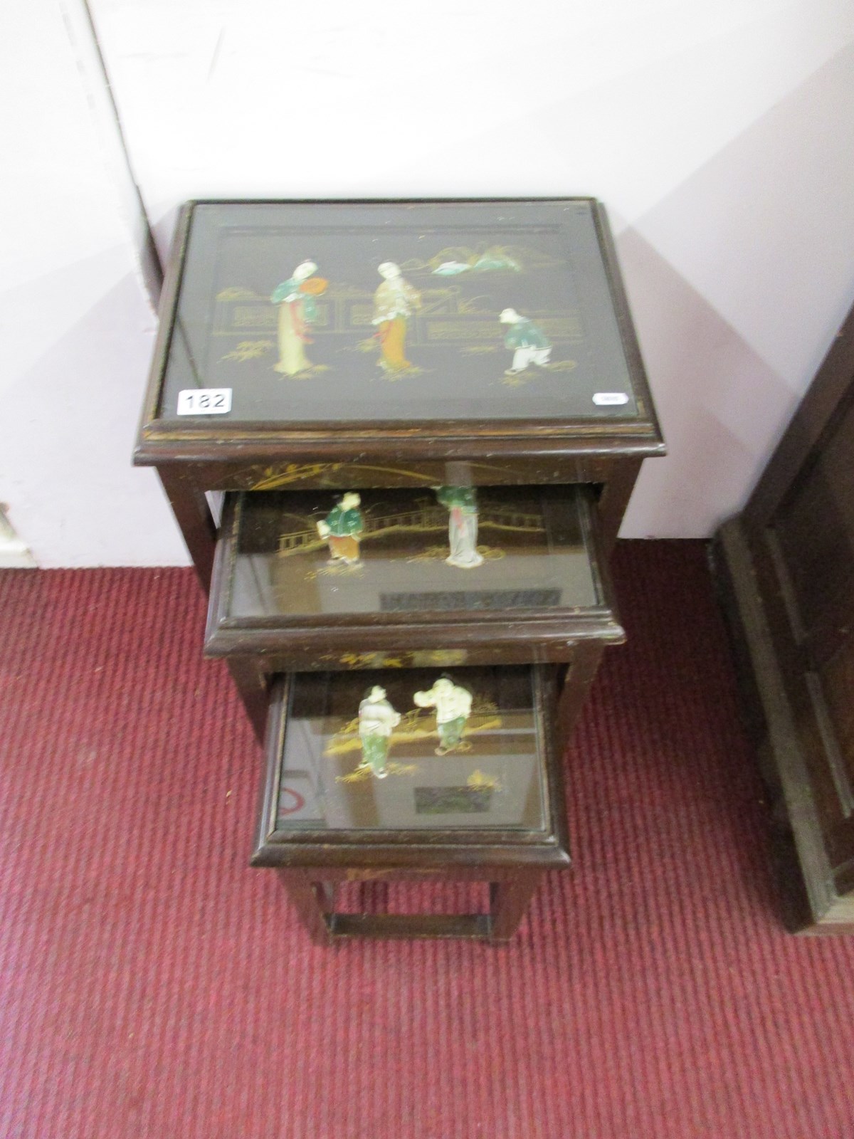 Oriental nest of 3 tables with relief Mother-of-pearl figures