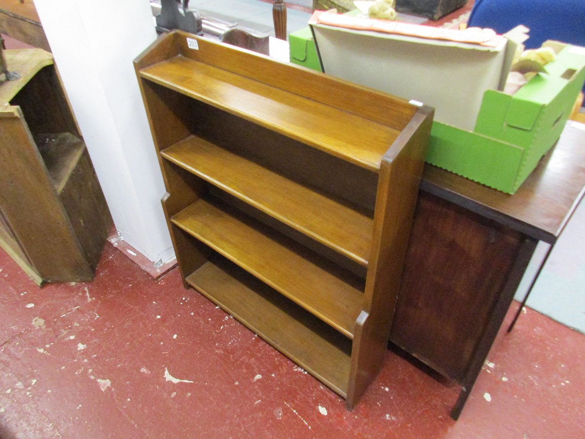 Small open oak bookcase