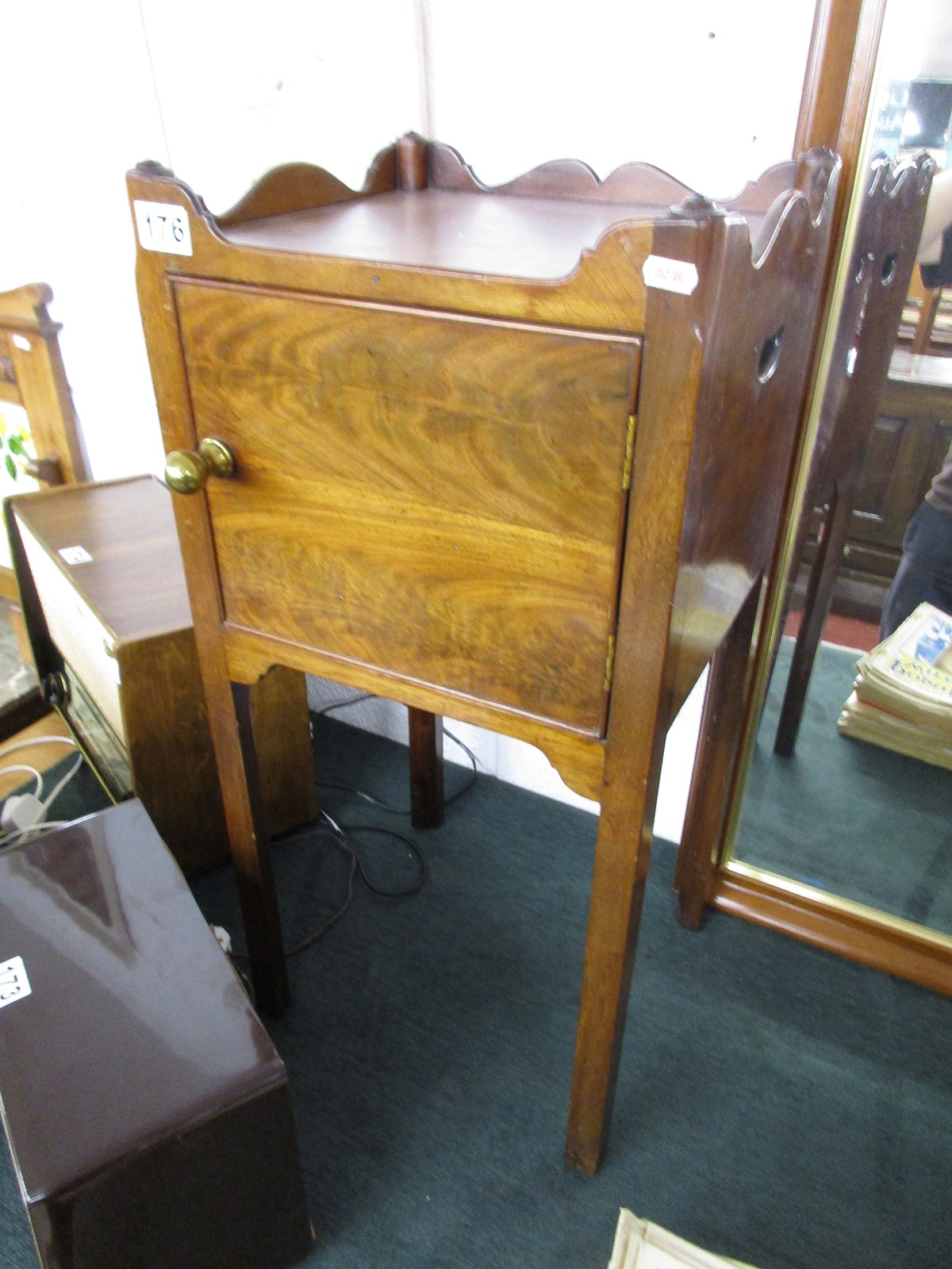 Georgian mahogany pot cupboard