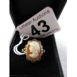 Gold cameo ring - Estimate £35 - £60