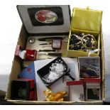 Large box of costume jewellery & collectables