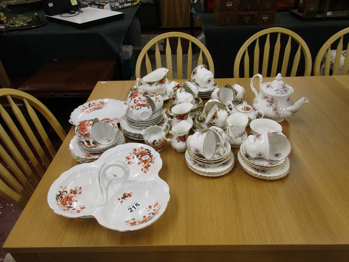 Collection of china to include Royal Albert 'Old Country Roses' pattern