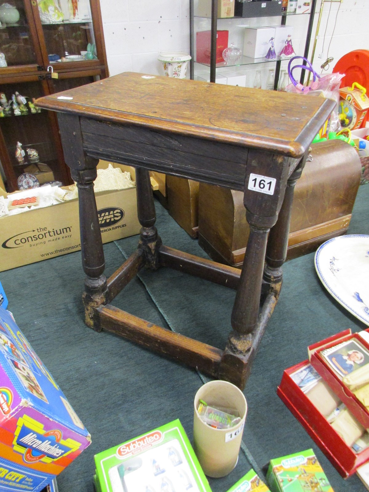 Early oak joint stool