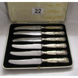 6 silver handled knives boxed - Estimate £25 - £40