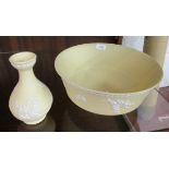 2 pieces of yellow Wedgwood - Vase A/F