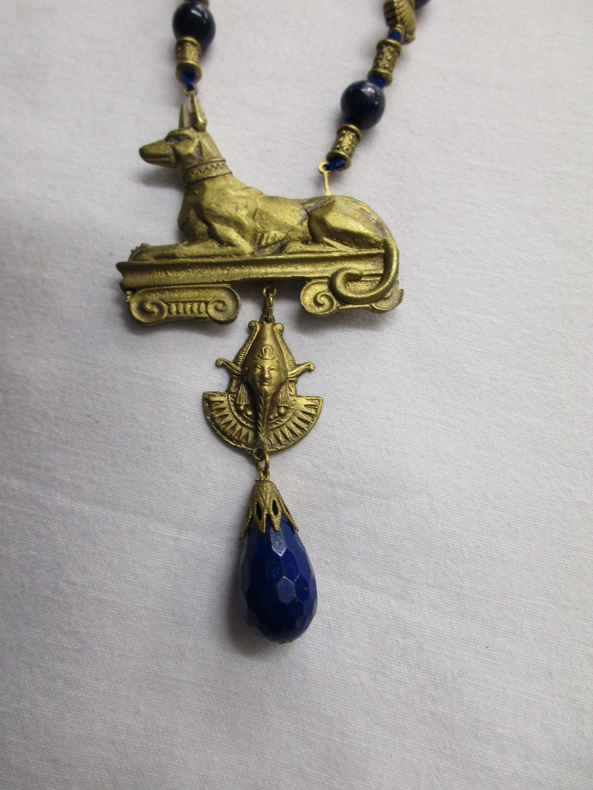 Egyptian revival style lapis lazuli necklace & pair of earrings - Image 4 of 5