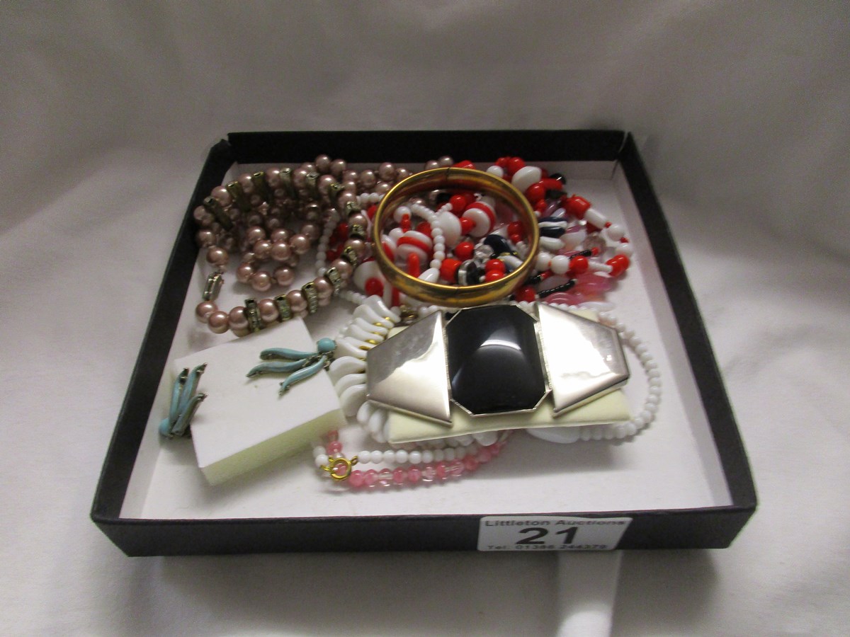 Box of retro jewellery to include a 'Monet' bangle