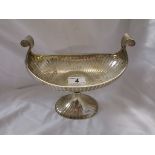 Raised silver Bon Bon dish, approx 365g