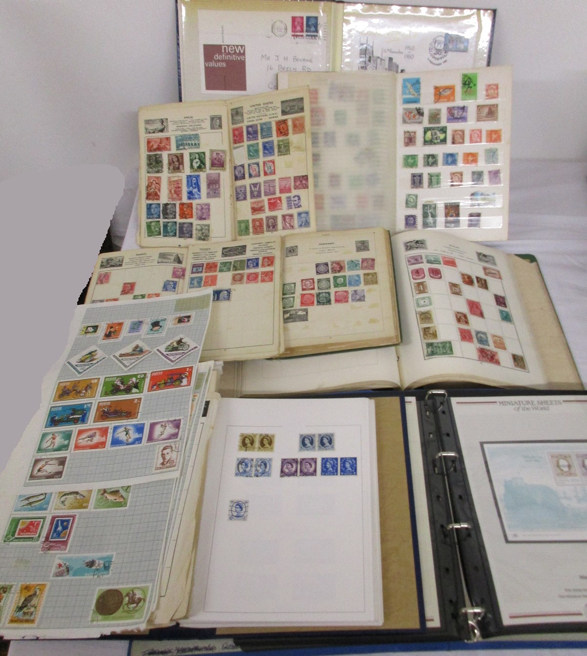 Various World stamp albums - Whole shelf