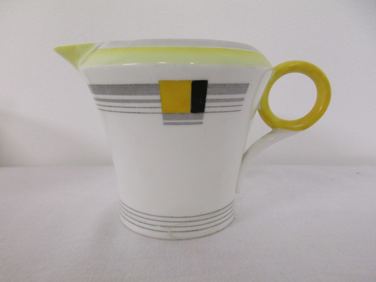 Art Deco Shelley tea set, Regent shape, Rd 781613 with yellow, black & grey blocks and bands pattern - Image 8 of 10