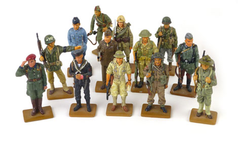 A collection of approximately one hundred Del Prado military men-at-war diecast and hand painted