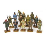 A collection of approximately one hundred Del Prado military men-at-war diecast and hand painted