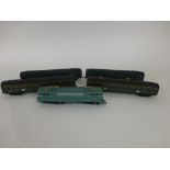 Three Hornby ACH0 Paris passenger coaches together with a Bobo 1600 locomotive all in original