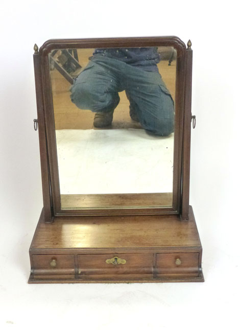 An early Georgian mahogany toilet mirror, - Image 2 of 2